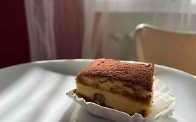 Tiramisu, A Cozy 2-Bdrm Apt